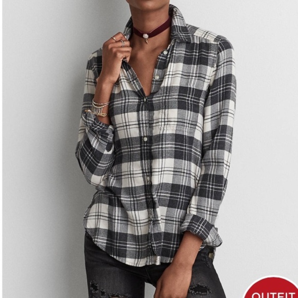 American eagle boyfriend fit plaid shirt